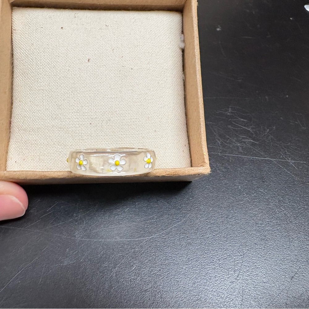 Floral White and Yellow Ring clear size 7